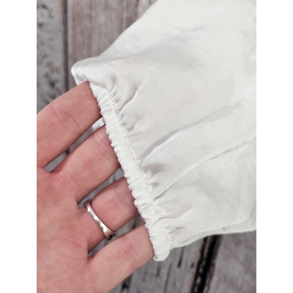 Michael‎ Kors Peplum Blouse Women Size S White Smocked V-Neck Satin Cropped EUC - Picture 3 of 8